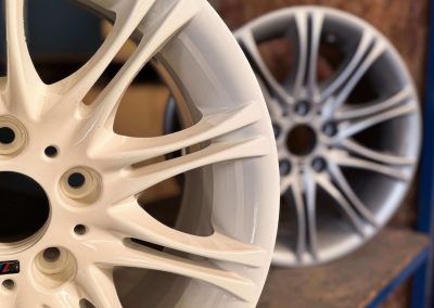 2 jantes thermolaquées blanches et grises